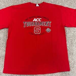 NC State Wolfpack ACC Tournament 2010 Greensboro Shirt Mens XL Red NCAA EUC